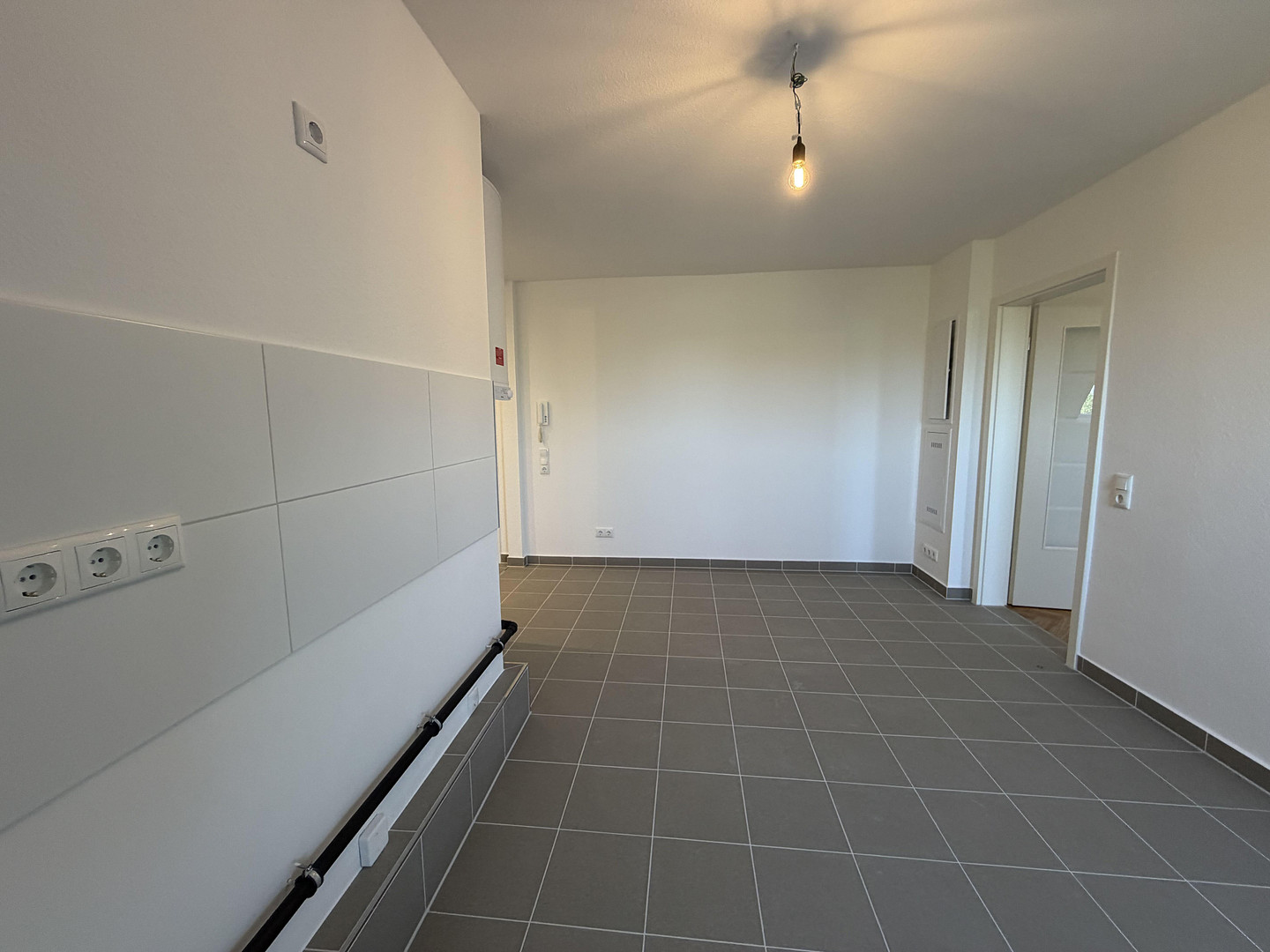 Erstbezug nach Kernsanierung – Hochwertige 2-Zimmer-Altbauwohnung in der Karlsruher Weststadt – Kaiserallee 31, 76133 Karlsruhe(Weststadt) – Vorschaubild 5