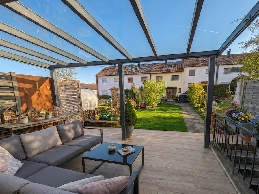 Familientraum am Waldrand - Kernsaniertes Reihenhaus mit sonniger Terrasse und Ausbaureserve