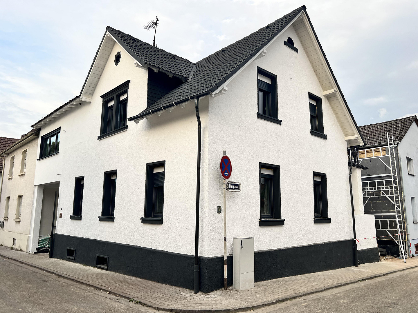 PROVISIONSFREI: Frisch renoviertes Einfamilienhaus mit Garten, im Ortskern von Roßdorf