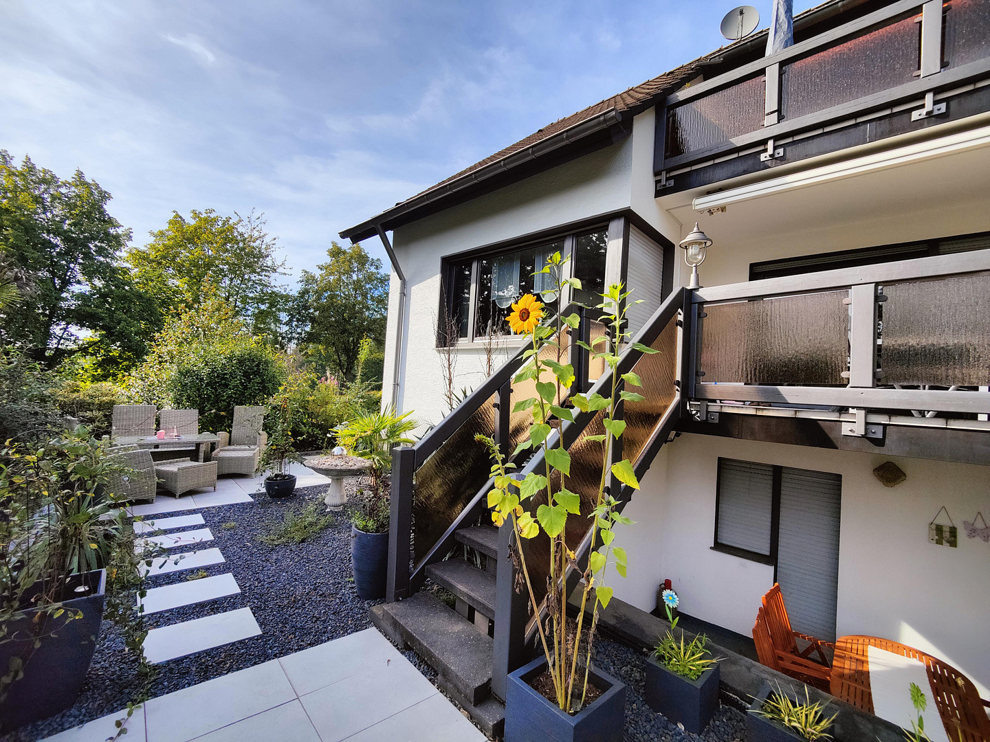 Dreifamilienhaus im Grünen mit großem Grundstück