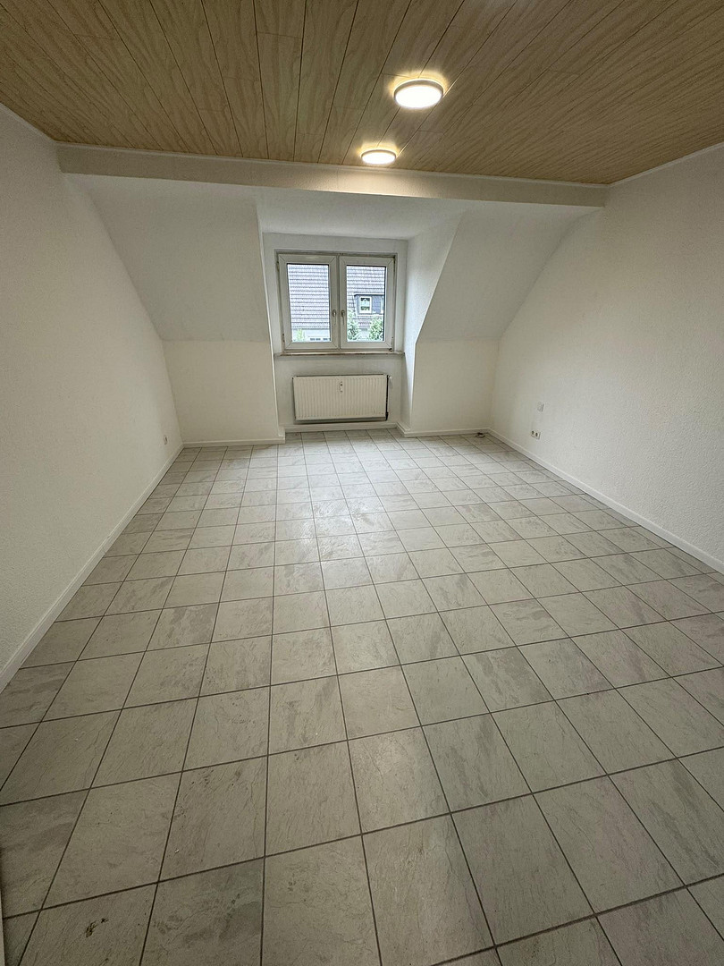 Attraktive und frisch renovierte 3-Zimmer-Wohnung in gepflegtem Mehrfamilienhaus – Lindhorststraße 10, 46240 Bottrop – Vorschaubild 11