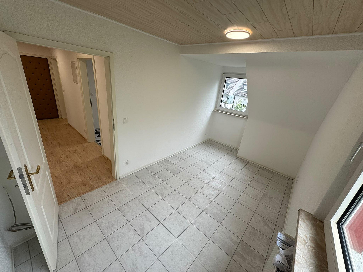 Attraktive und frisch renovierte 3-Zimmer-Wohnung in gepflegtem Mehrfamilienhaus – Lindhorststraße 10, 46240 Bottrop – Vorschaubild 13