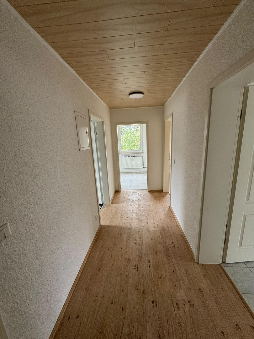 Attraktive und frisch renovierte 3-Zimmer-Wohnung in gepflegtem Mehrfamilienhaus – Lindhorststraße 10, 46240 Bottrop – Vorschaubild 6