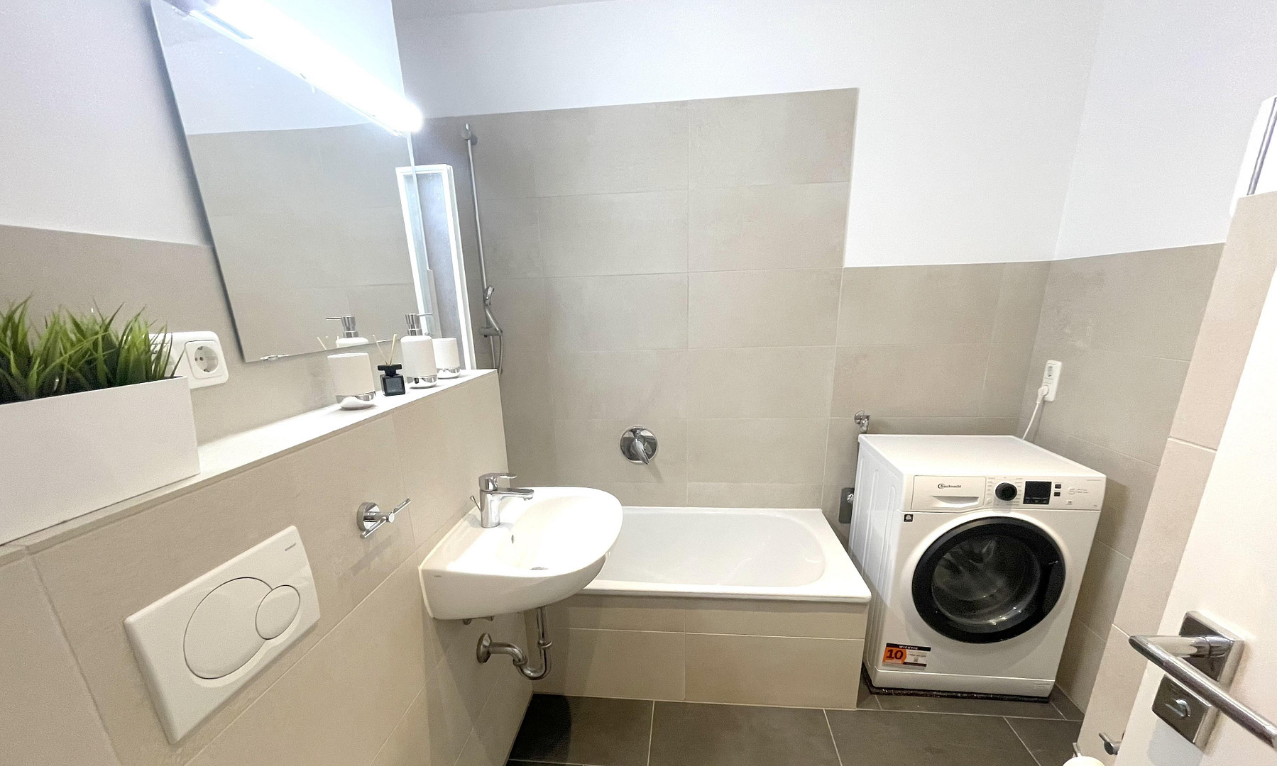 1a Kapitalanlage! Komplett sanierte und möblierte 3 Zimmer Wohnung – Blumenauerstrasse 4, 80689 München(Hadern) – Vorschaubild 5