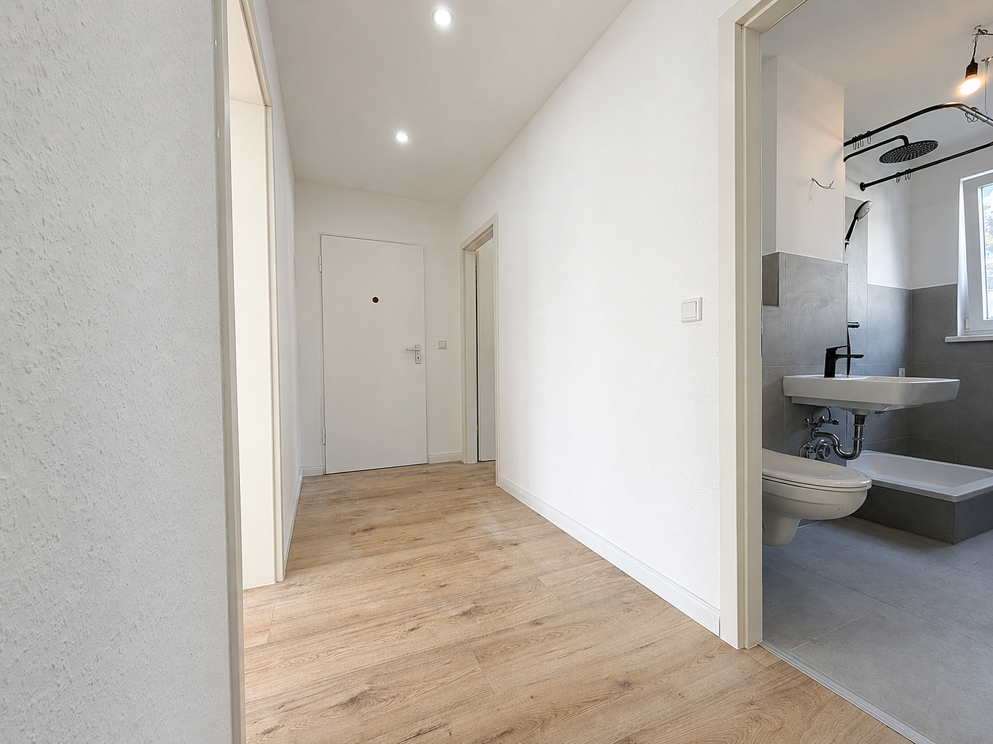 Freundliche 3-Zimmerwohnung mit Loggia & Stellplatz - Renoviert – Graubündener Straße 39, 28325 Bremen(Osterholz) – Vorschaubild 5