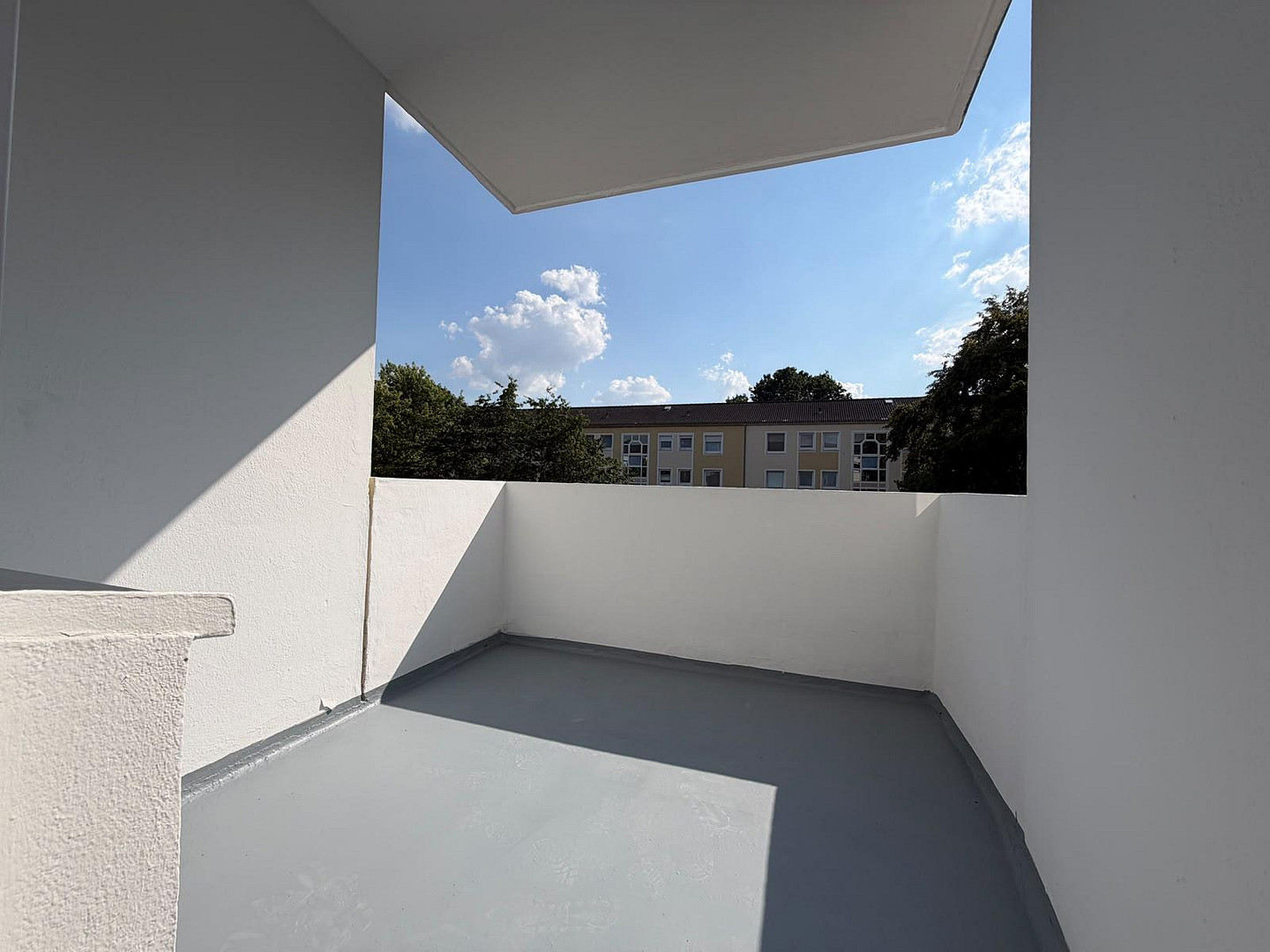 Freundliche 3-Zimmerwohnung mit Loggia & Stellplatz - Renoviert – Graubündener Straße 39, 28325 Bremen(Osterholz) – Vorschaubild 3