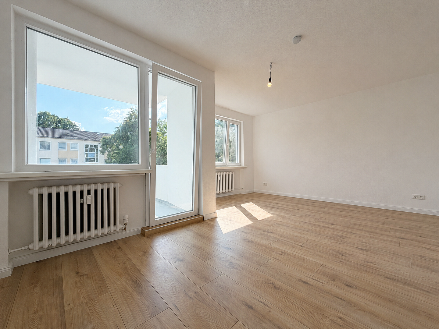 Freundliche 3-Zimmerwohnung mit Loggia & Stellplatz - Renoviert – Graubündener Straße 39, 28325 Bremen(Osterholz) – Vorschaubild 2