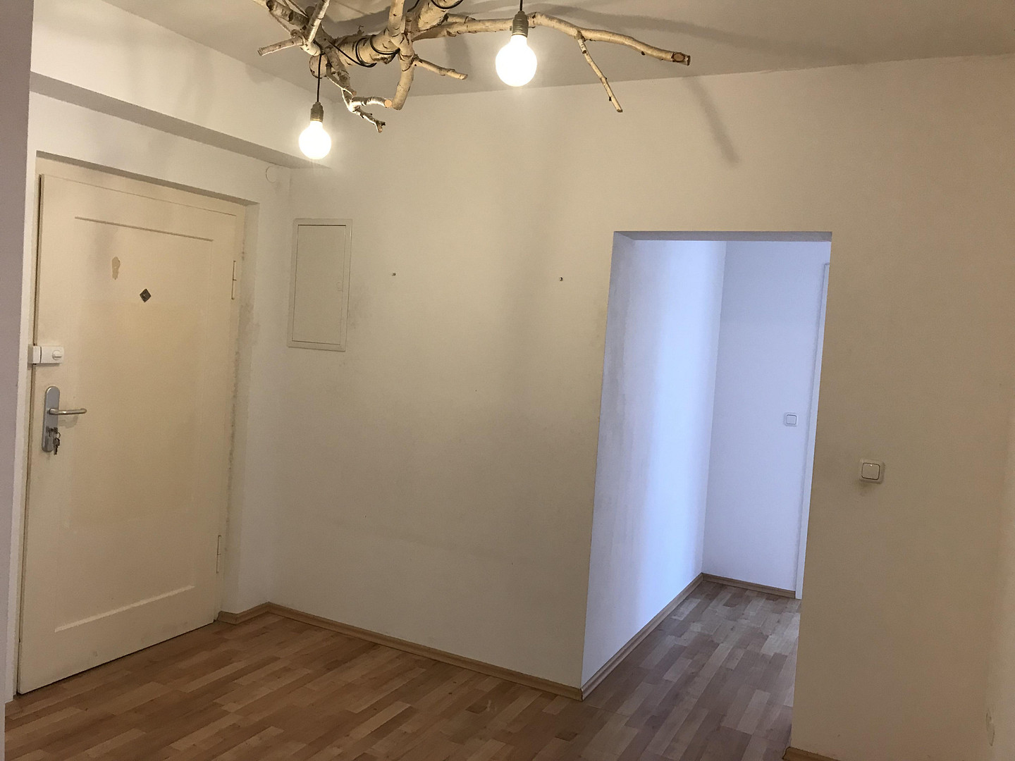Top renovierte helle 3 ZW, WG geeignet, sehr gute Anbindung VGN – Nürnberg(Galgenhof) – Vorschaubild 2