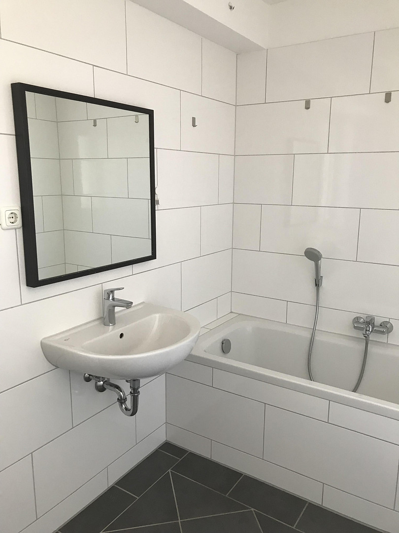 Top renovierte helle 3 ZW, WG geeignet, sehr gute Anbindung VGN – Nürnberg(Galgenhof) – Vorschaubild 5