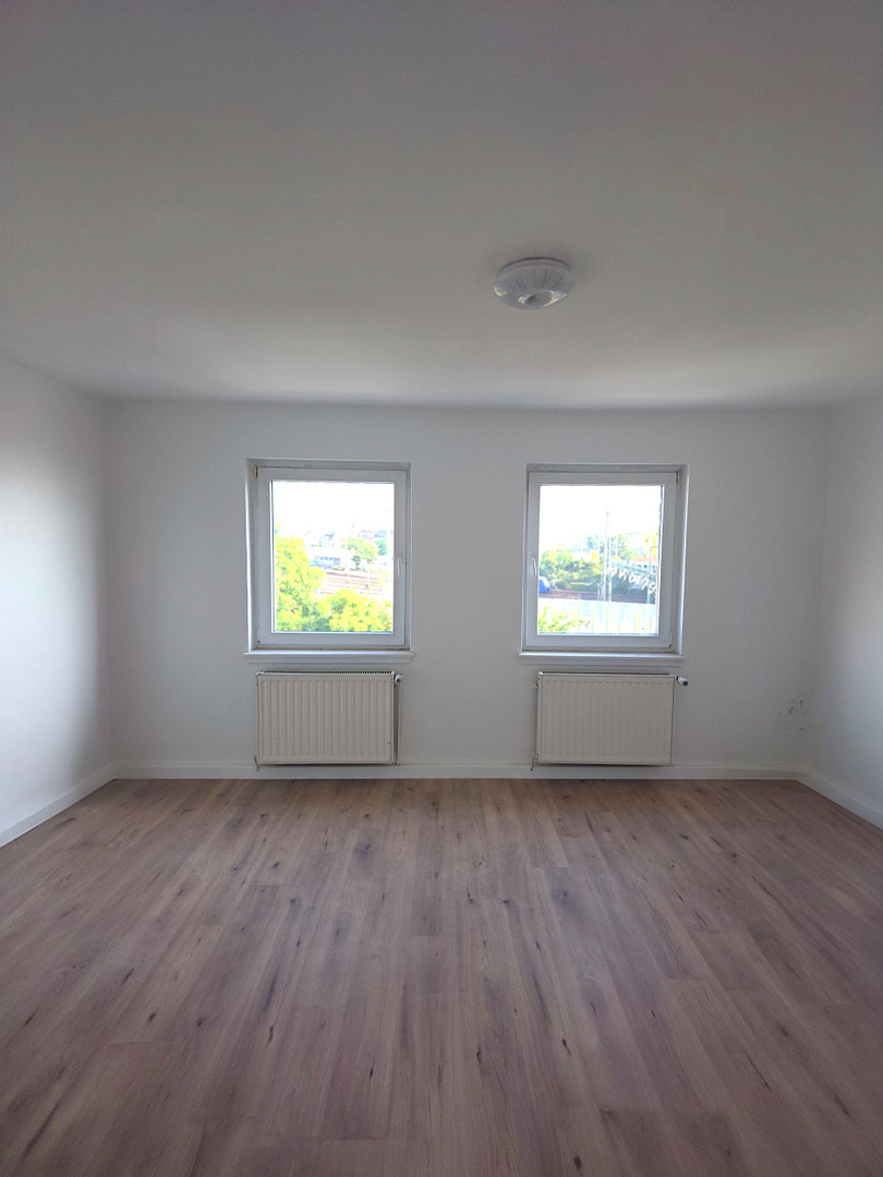 frisch renovierte 2-Zimmer-Wohnung mit neuer Einbauküche in Mannheim-Lindenhof
