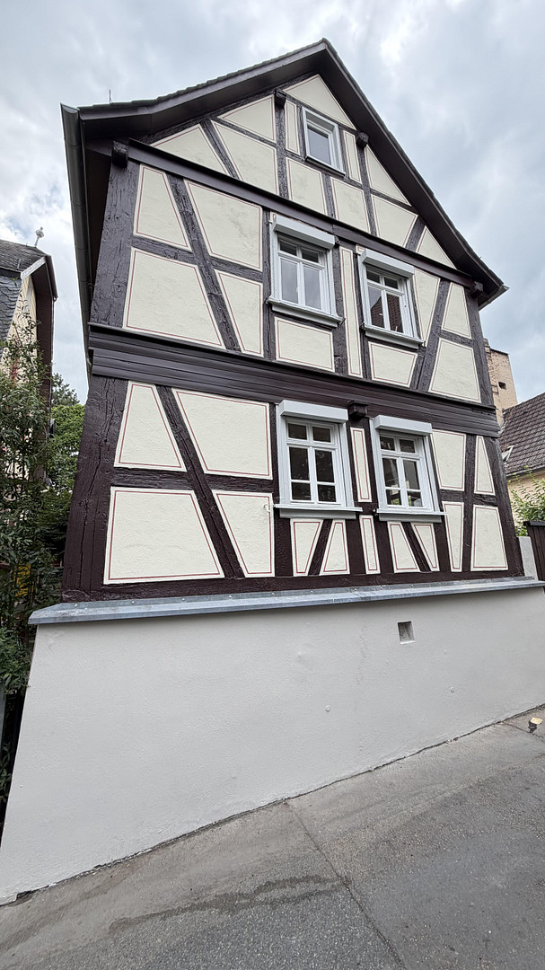 Traumhaftes Fachwerkhaus mit großem Grundstück und Terrasse – Frankfurt(Seckbach) – Vorschaubild 2