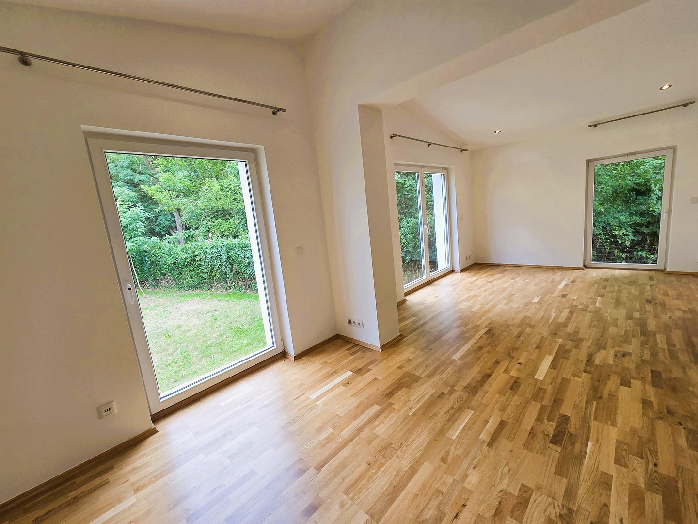 Mehrgenerationenhaus 371 m², Waldidyll am Flughafensee + Aufstockungspotenzial um 155 m² – Sterkrader Straße 1, 13507 Berlin - Tegel(Tegel) – Vorschaubild 6
