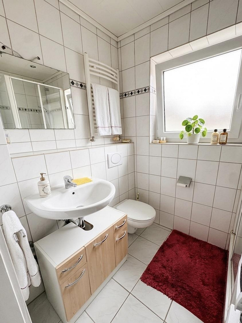 Lichtdurchflutete 2-Zimmer-Wohnung mit Balkon, modernem Bad & Top-Anbindung in Wiesbaden-Schierstein – Hardtstr. 3, 65201 Wiesbaden – Vorschaubild 5