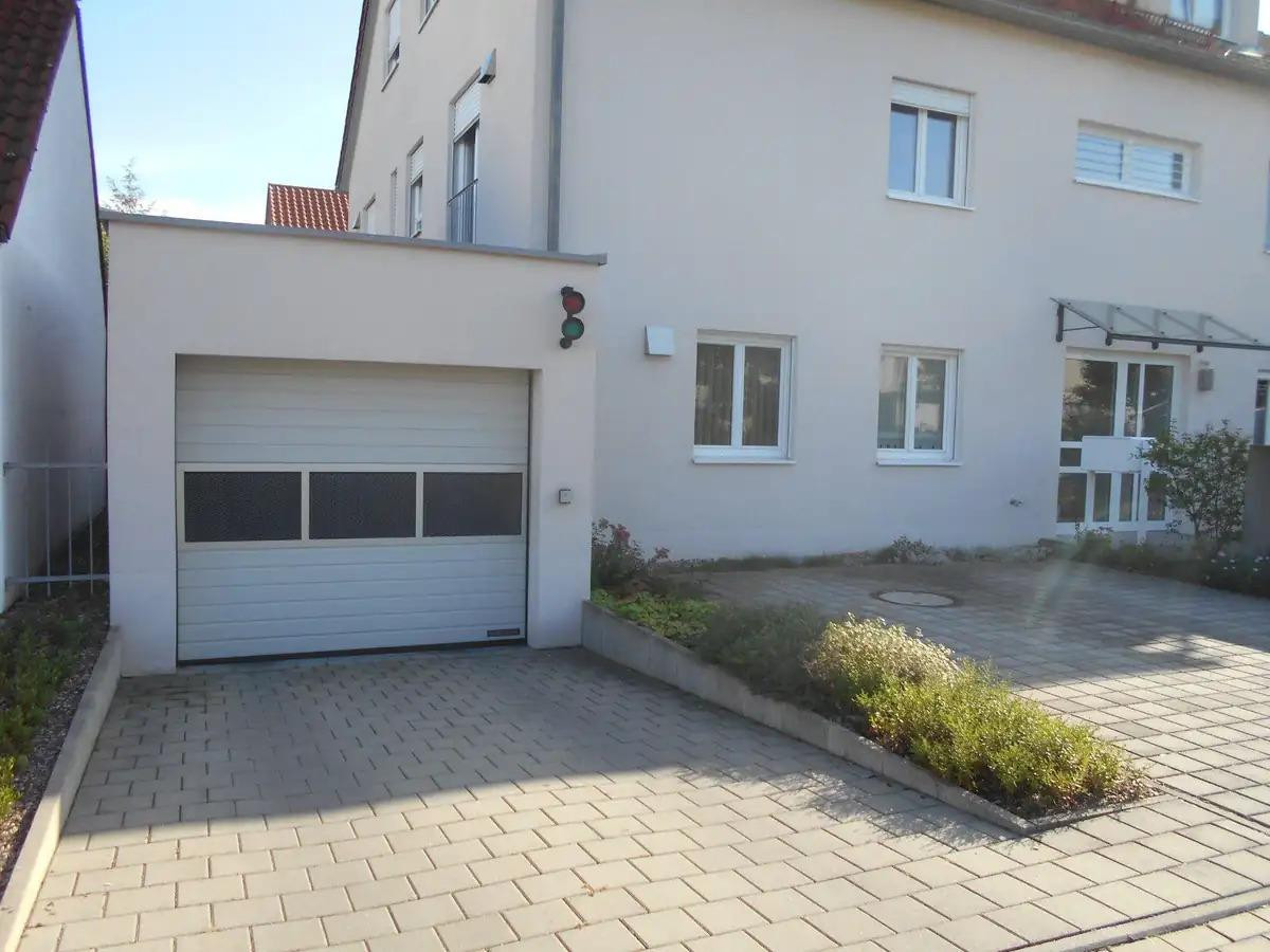 Hochwertige und neuwertige 2-Zimmer-Dachgeschosswohnung mit Einbauküche – Ingolstadt(Haunwöhr) – Vorschaubild 6