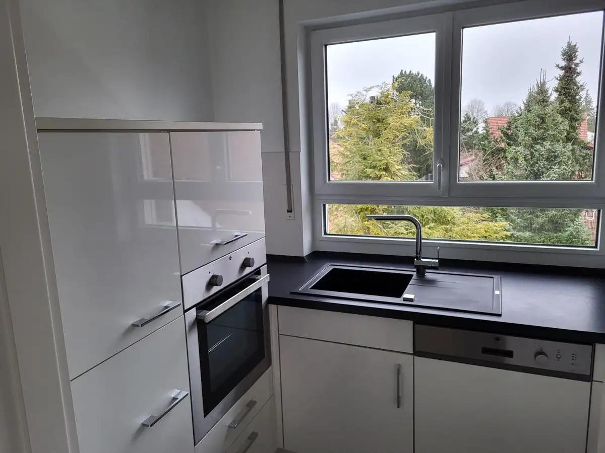 Hochwertige und neuwertige 2-Zimmer-Dachgeschosswohnung mit Einbauküche – Ingolstadt(Haunwöhr) – Vorschaubild 4