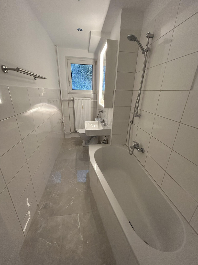 1,5-Zimmer-Wohnung | Erstbezug nach Sanierung | 2 Balkone |  Tageslichtbad | hochwertige Einbauküche – Augartenstraße 44, 68165 Mannheim – Vorschaubild 3