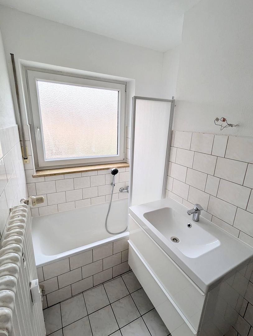 Einladung in dein/euer neues Zuhause (2 Zi, 6. Stock, Aufzug, Balkon, Stellplatz, EBK) – Bergstraße 59, 97076 Würzburg(Lengfeld) – Vorschaubild 6