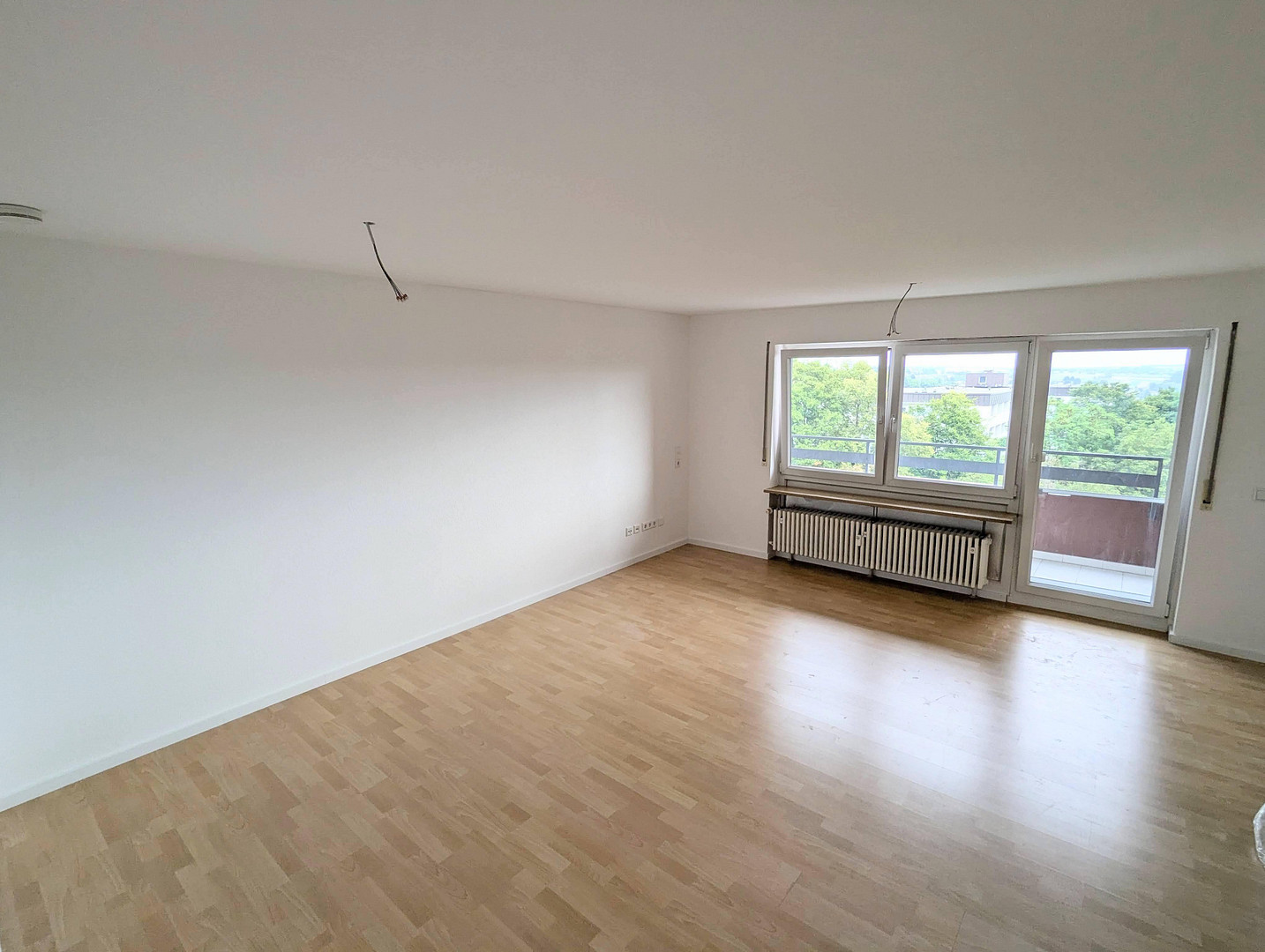 Einladung in dein/euer neues Zuhause (2 Zi, 6. Stock, Aufzug, Balkon, Stellplatz, EBK) – Bergstraße 59, 97076 Würzburg(Lengfeld) – Vorschaubild 8