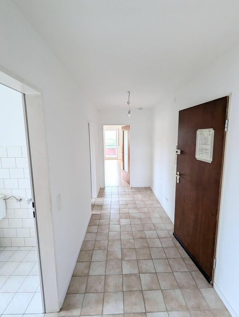 Einladung in dein/euer neues Zuhause (2 Zi, 6. Stock, Aufzug, Balkon, Stellplatz, EBK) – Bergstraße 59, 97076 Würzburg(Lengfeld) – Vorschaubild 10