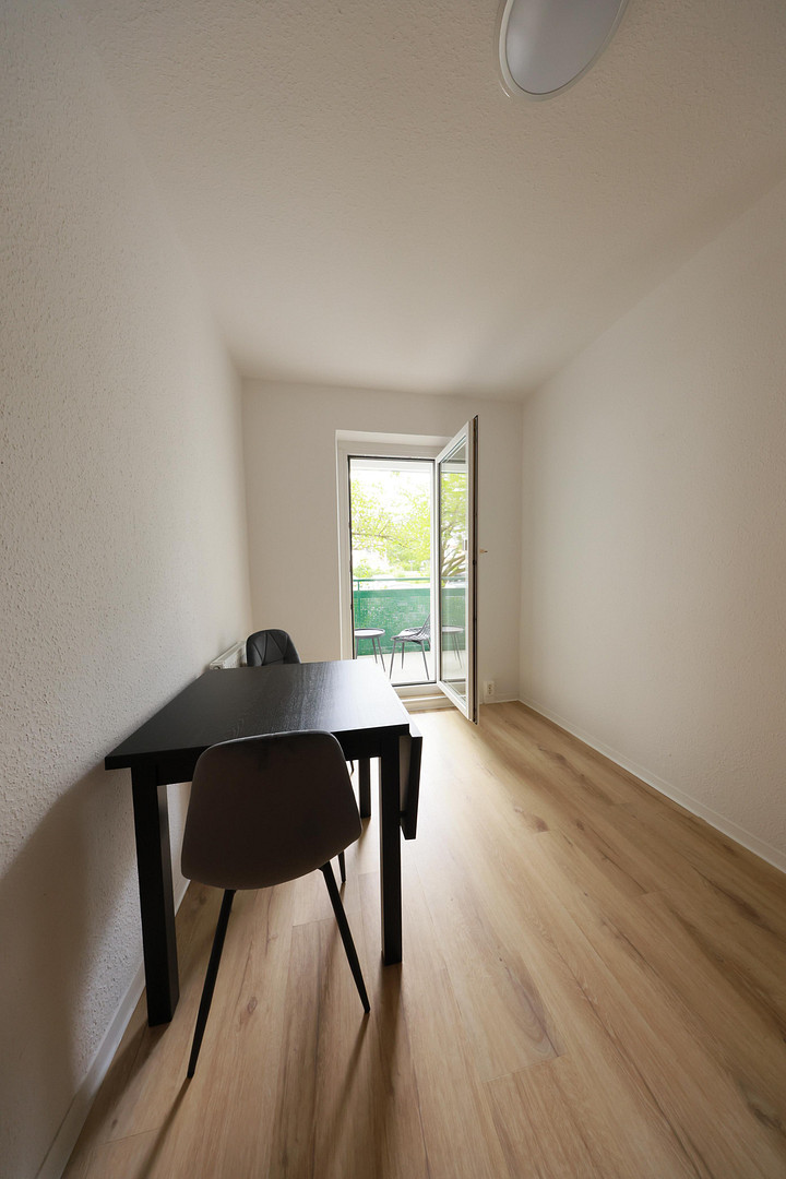 Möbliert einziehen & durchstarten: komplett ausgestattetes 1-Zimmer-Zuhause – Rostock(Dierkow) – Vorschaubild 4