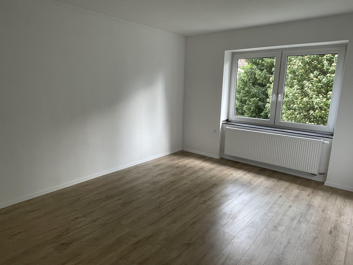 Innenstadt Ost am Westfalenpark: 3,5-Zi.-Wohnung mit Südwestbalkon und Küche! – 44141 Dortmund(Mitte) – Vorschaubild 3