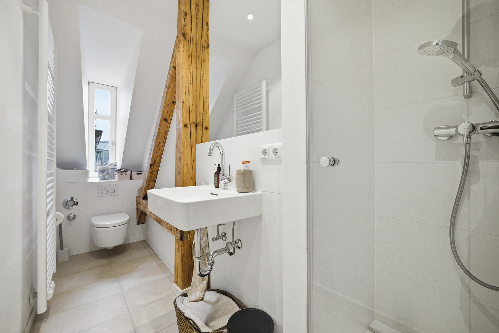 Schönstes Schwabing -kernsanierte DG-Wohnung in denkmalgeschütztem Altbau – Herzogstraße 89, 80796 München(Schwabing) – Vorschaubild 9