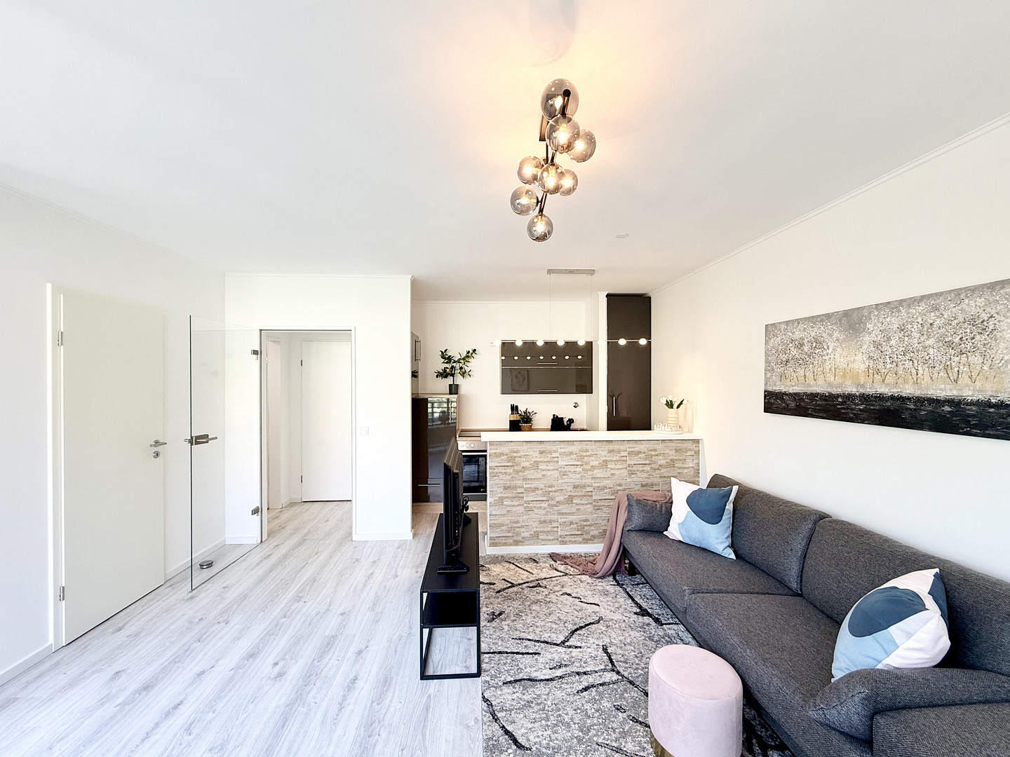 D-Derendorf: Bezugsfreie 2 Zimmer mit Loggia & Aufzug * komplett eingerichtet * Energieklasse D – Golzheimer Straße 129, 40476 Düsseldorf(Derendorf) – Vorschaubild 4