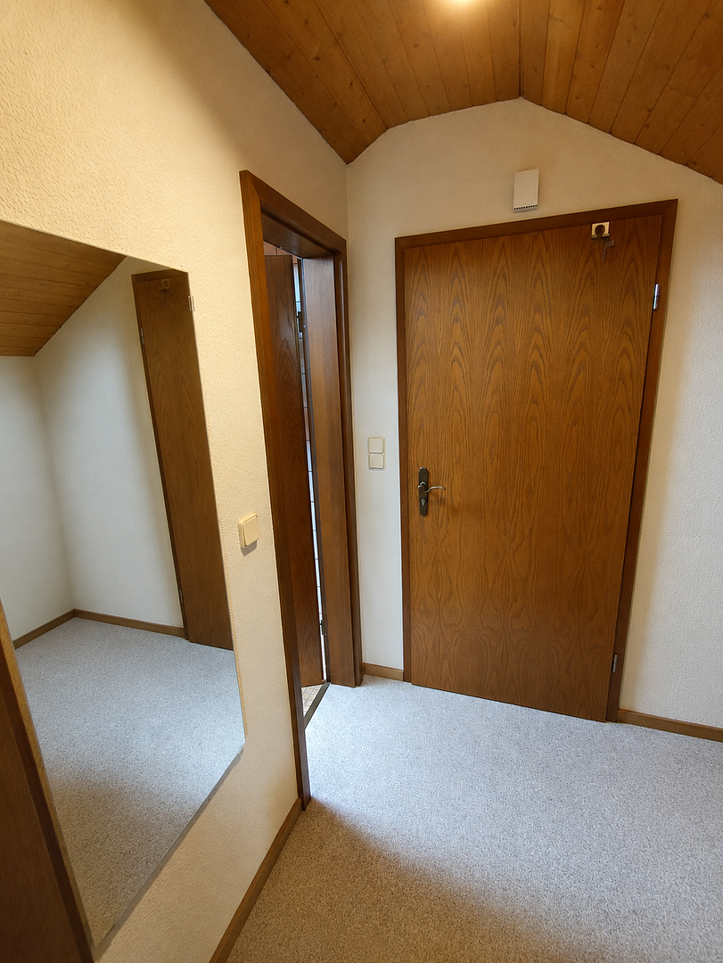 Gemütliche 1,5-Zimmer Dachgeschosswohnung in ruhiger Lage – Leverkusen(Schlebusch) – Vorschaubild 2