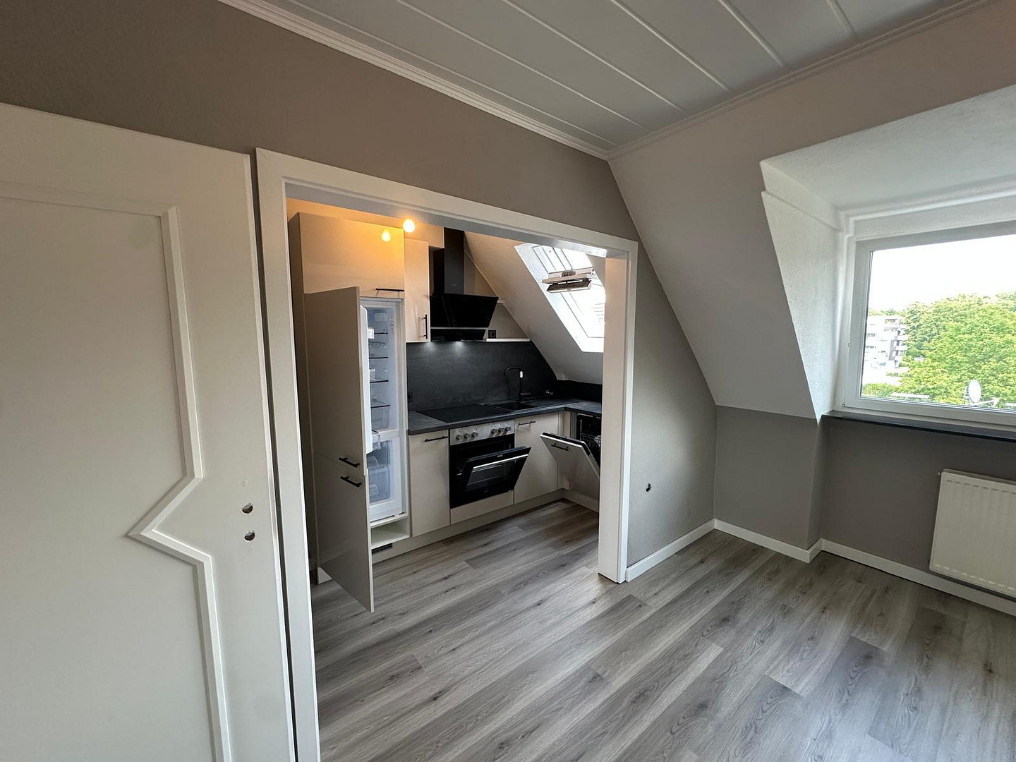 Erstbezug DG-Wohung nach Sanierung/Neu – 45307 Essen-Kray(Kray) – Vorschaubild 8