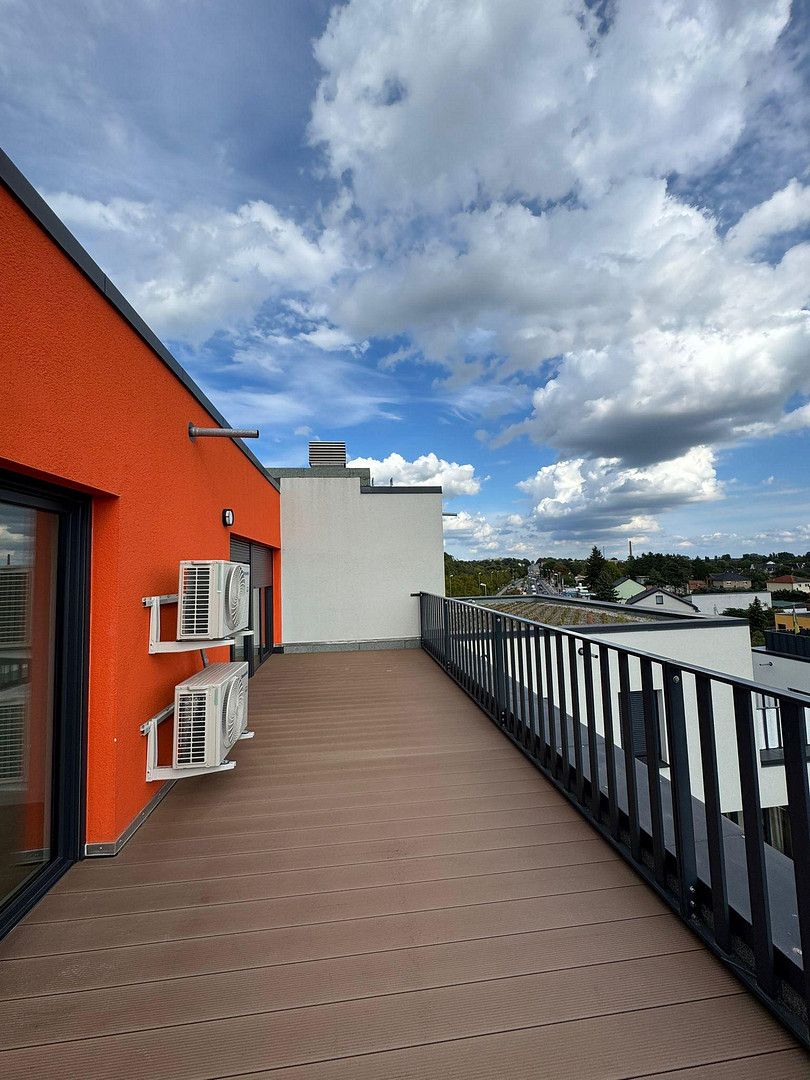 3 Zi Penthouse Whg, 89 m², ca. 52 m² Terrasse, Klimaanlage, flexible Raumaufteilung, B16 – Foto 2