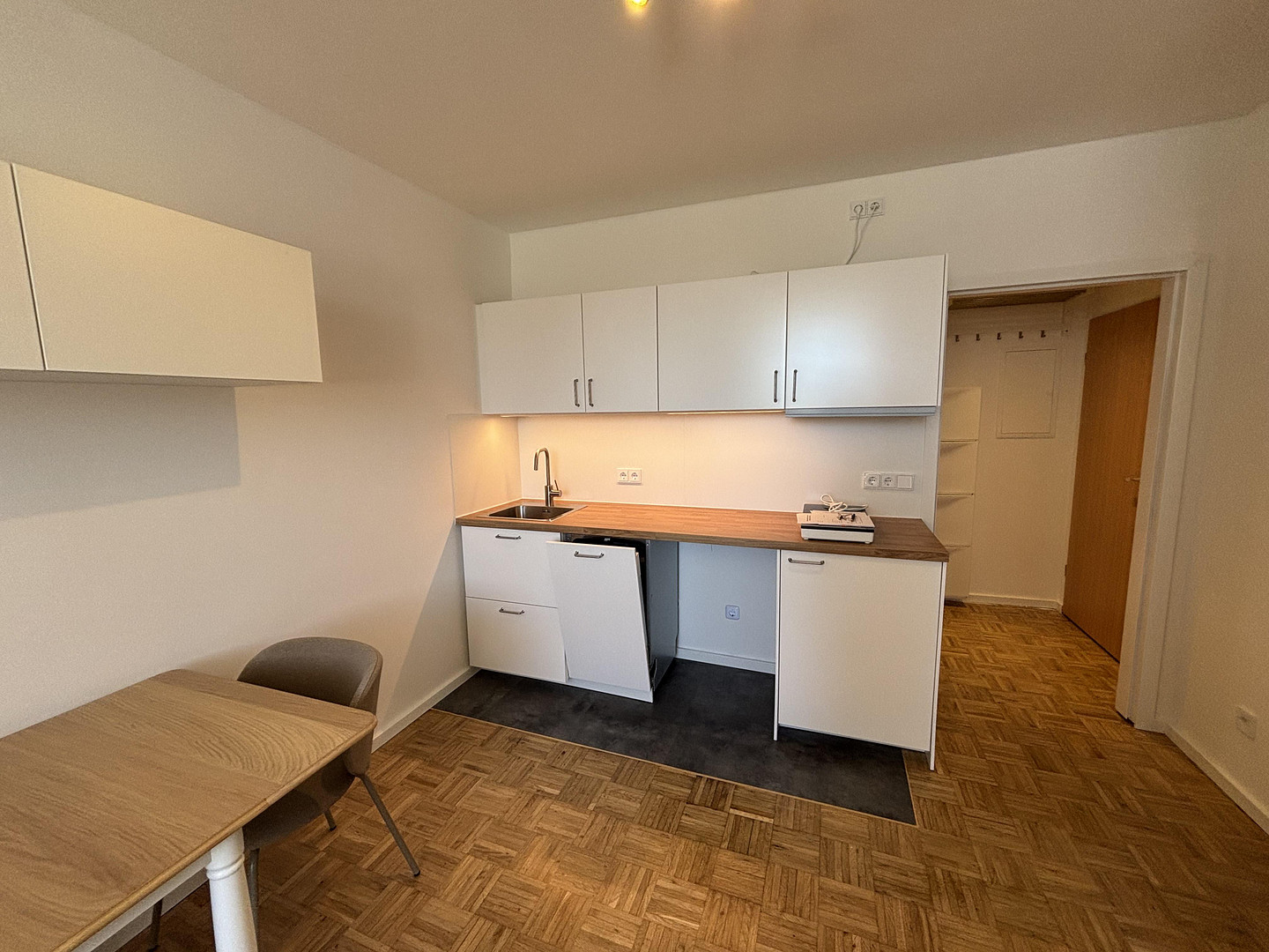 Erstbezug nach Sanierung – Ruhiges 1-Zimmer-Apartment in zentraler Lage – München(Schwabing) – Vorschaubild 2