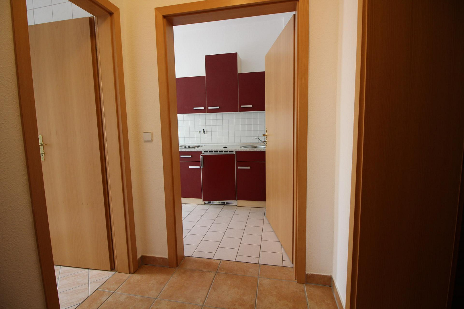 Schöne, helle, 1-Raum-Wohnung mit EBK nähe Uniklinik – Magdeburg(Sudenburg) – Vorschaubild 4