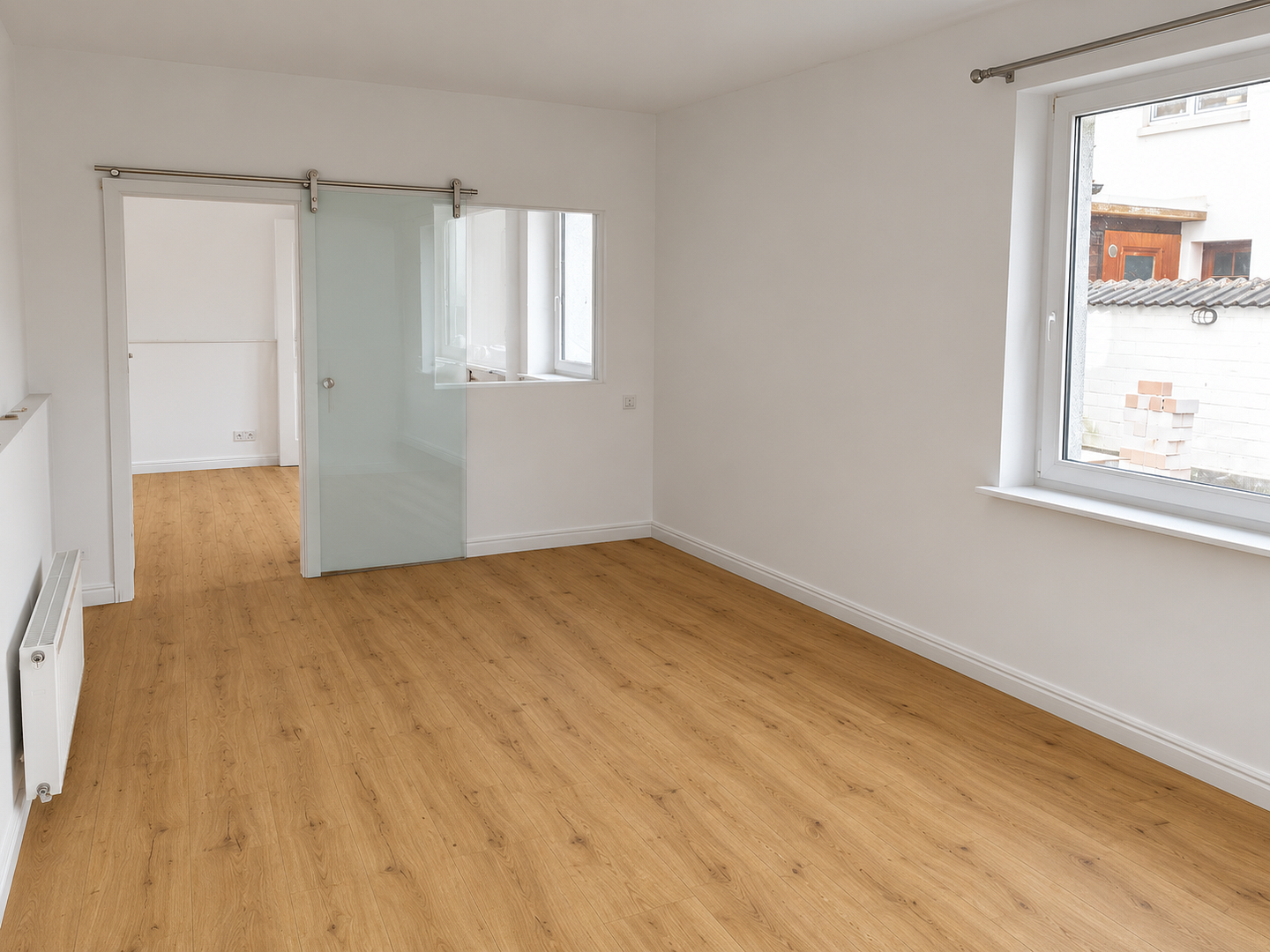 Sanierte Erdgeschoss-Wohnung mit Einbauküche, modernes Bad – Königsstraße 72, 41236 Mönchengladbach(Rheydt) – Vorschaubild 2