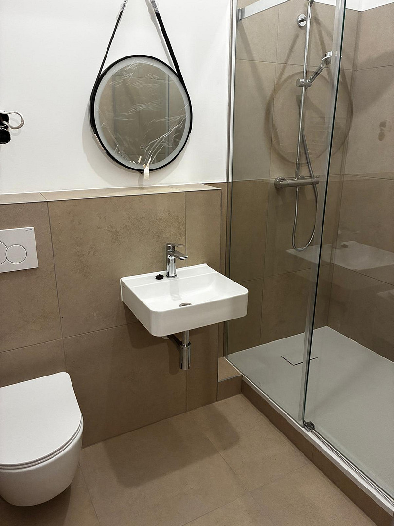 Sanierte Erdgeschoss-Wohnung mit Einbauküche, modernes Bad – Königsstraße 72, 41236 Mönchengladbach(Rheydt) – Vorschaubild 3