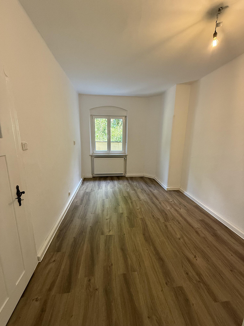 Sofort bezugsfrei: schöne, renovierte 3-Zi.-Wohnung in toller Lage! – Nürnberg(Galgenhof) – Vorschaubild 3