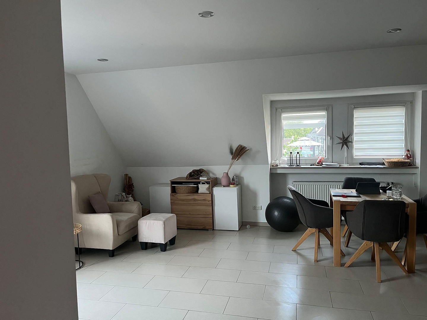 3,5-Zimmer Wohnung in Essen mit 111 m² Wohnfläche / Nutzfläche + Garage + Stellplatz + EBK – Förderstraße 10, 45356 Essen(Vogelheim) – Vorschaubild 4
