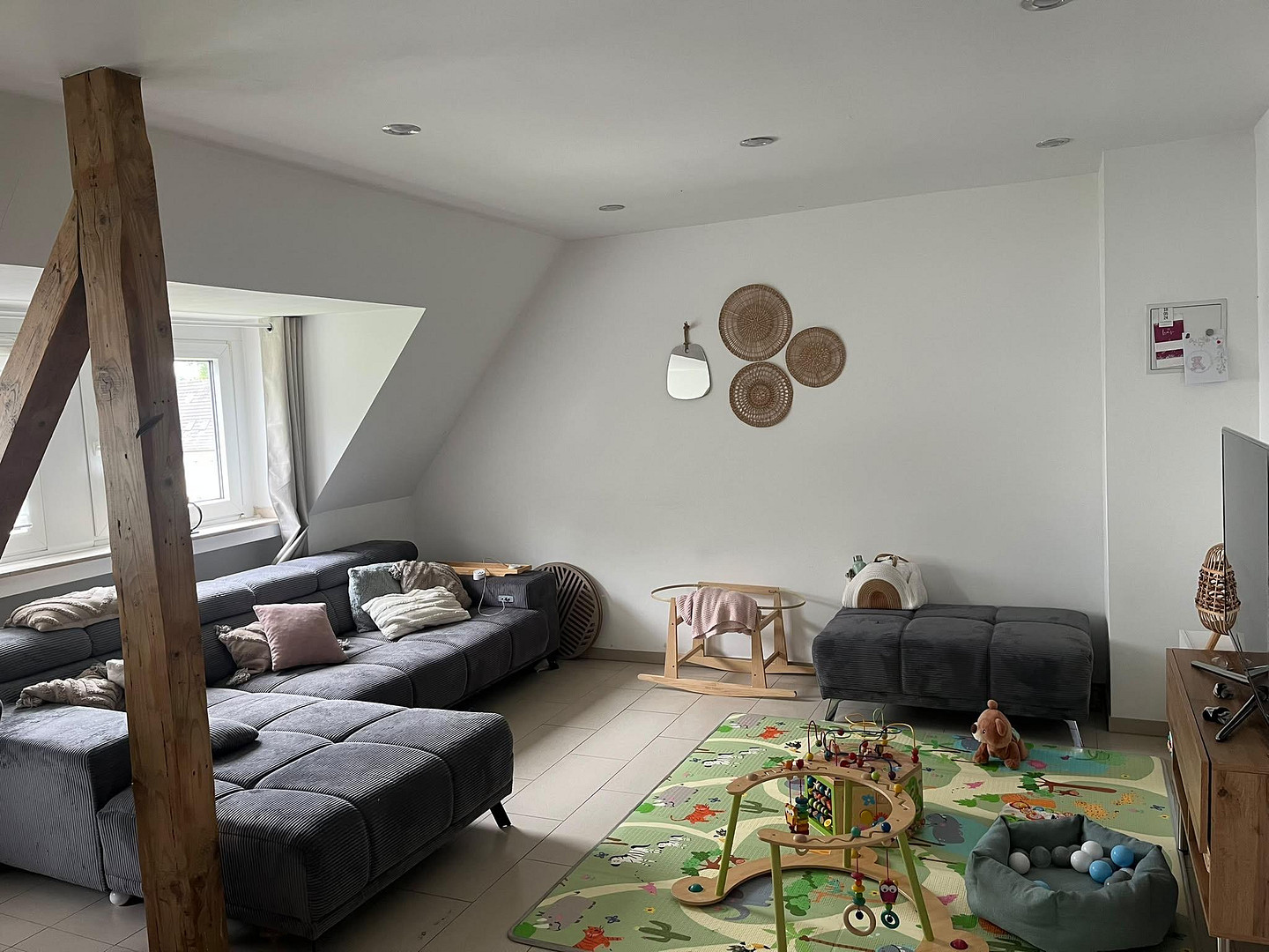 3,5-Zimmer Wohnung in Essen mit 111 m² Wohnfläche / Nutzfläche + Garage + Stellplatz + EBK – Förderstraße 10, 45356 Essen(Vogelheim) – Vorschaubild 3