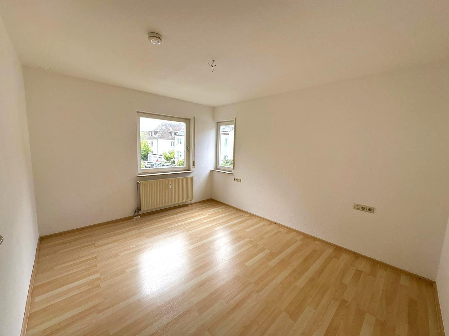 Freundliche 2-Zimmer-Wohnung in ausgezeichneter Lage mit Garten – 70374 Stuttgart - Bad Cannstatt(Bad Cannstatt) – Vorschaubild 4