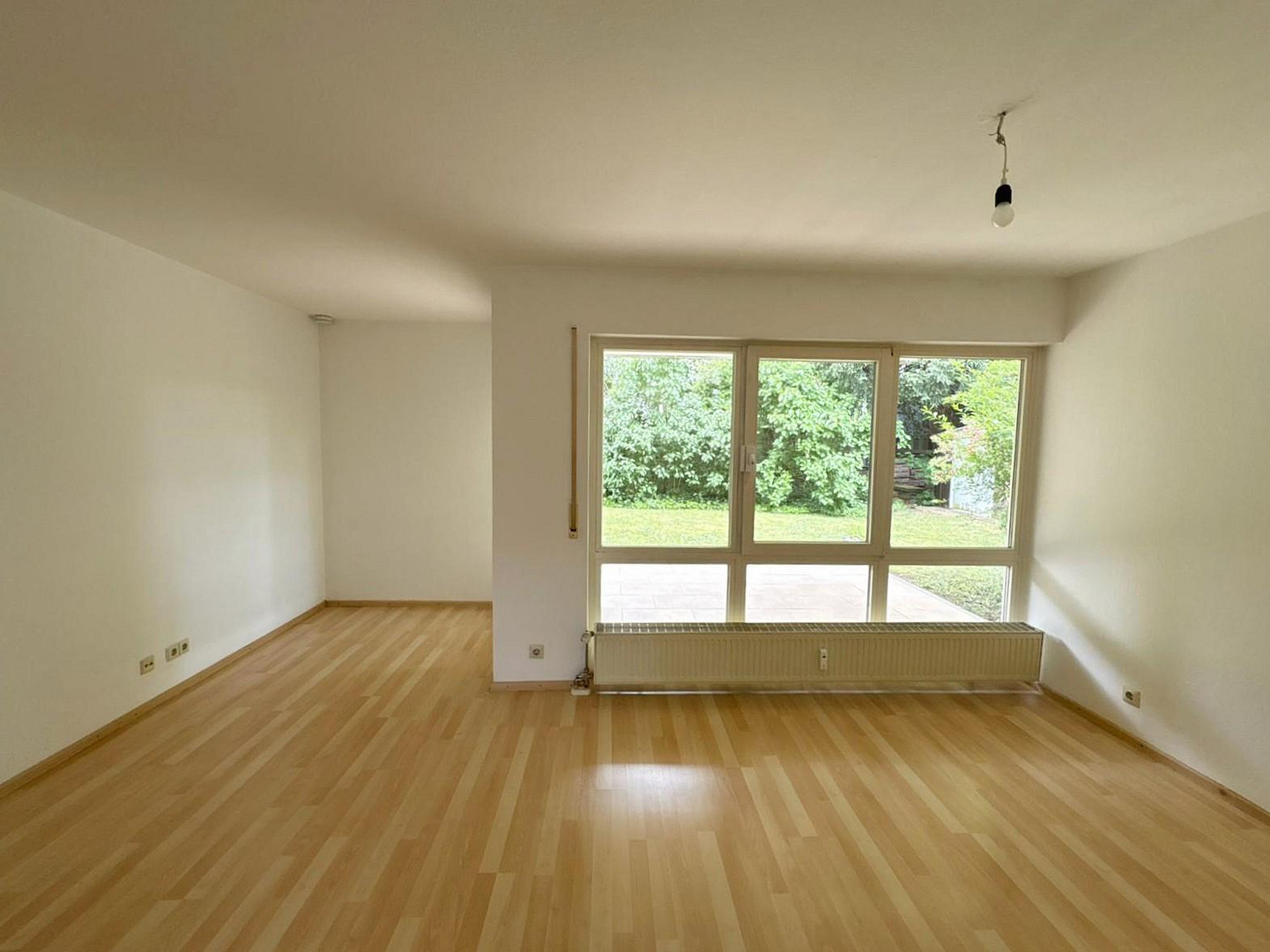 Freundliche 2-Zimmer-Wohnung in ausgezeichneter Lage mit Garten – 70374 Stuttgart - Bad Cannstatt(Bad Cannstatt) – Vorschaubild 2