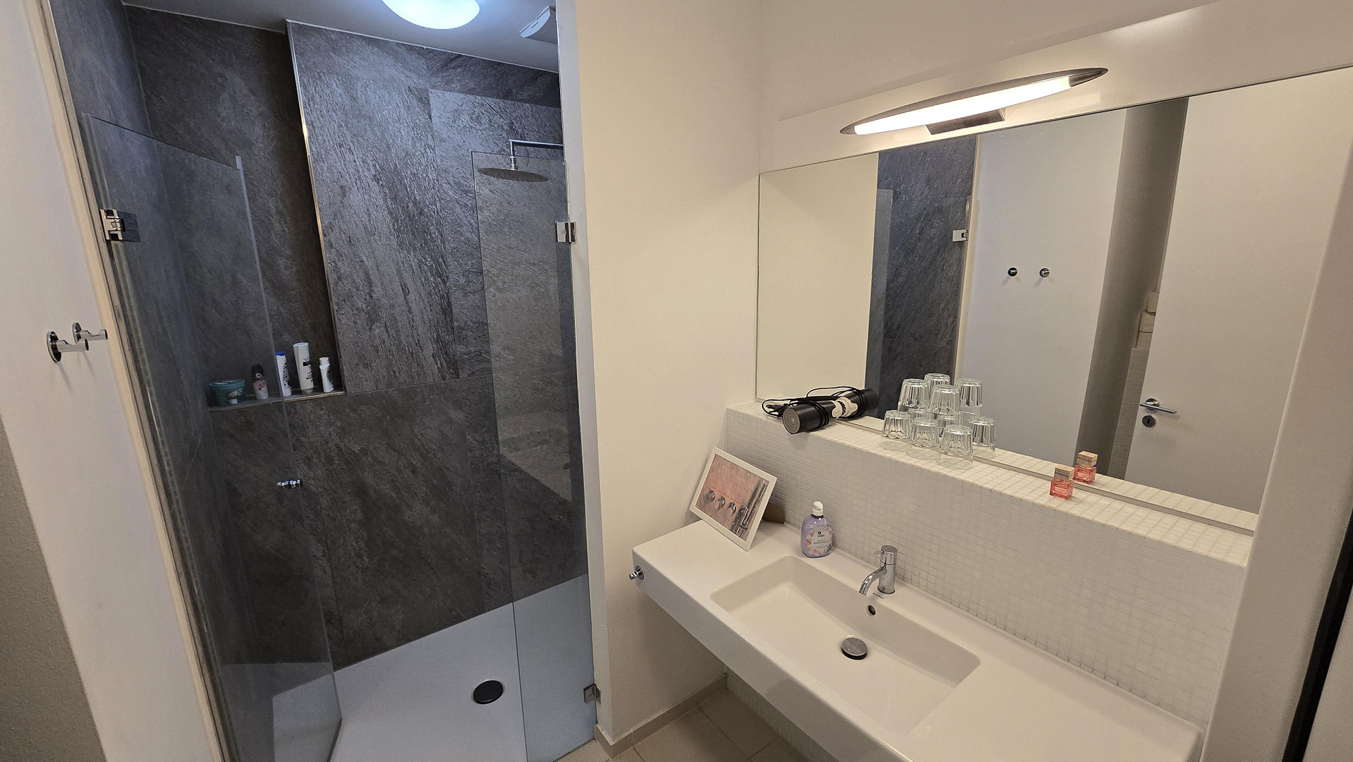 Von Privat: 2,5 Zimmer Wohnung – Birketweg 37, 80639 München(Neuhausen) – Vorschaubild 2