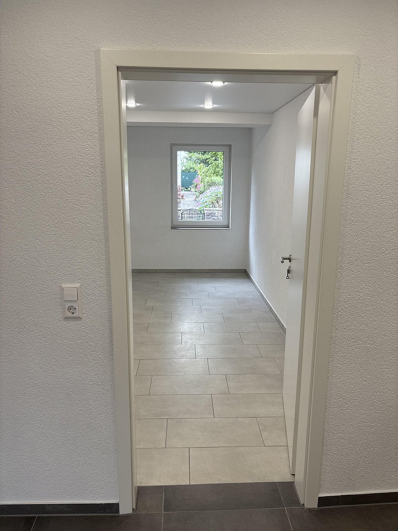 Kernsaniert & Bezugsfertig: Helle 3-Zimmer-Wohnung provisionsfrei abzugeben – Senefelder Straße 4, 75173 Pforzheim – Vorschaubild 3