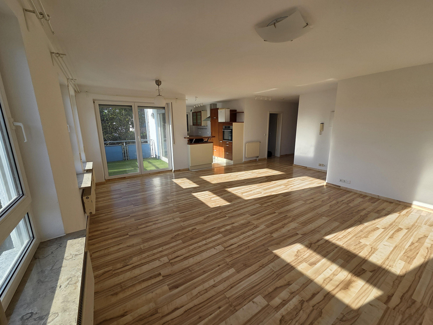 !!!PROVISIONSFREIE!!! Wohnung mit 4 Zimmern in ruhiger Lage zu verkaufen – Waldenbuch – Vorschaubild 2