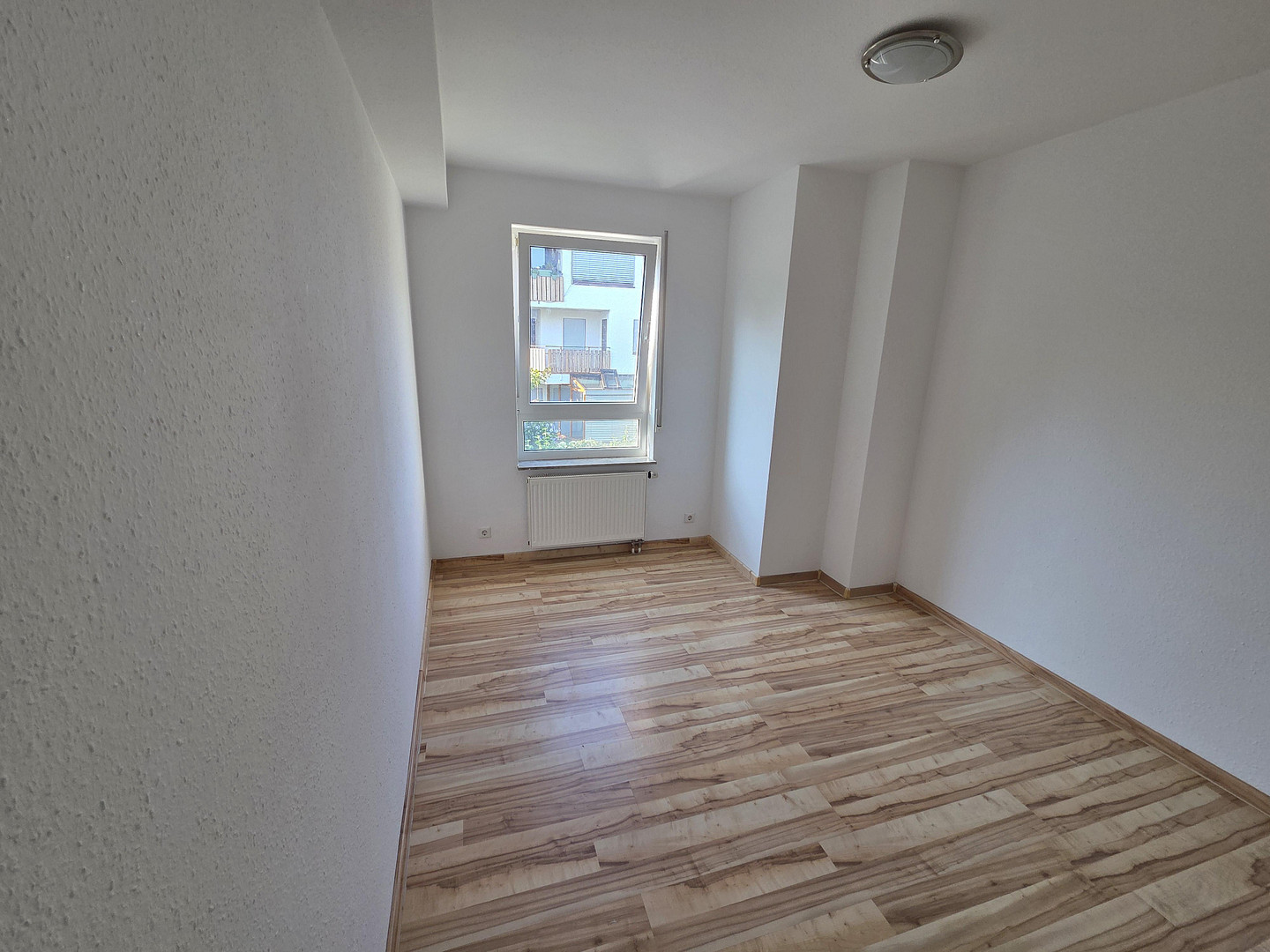 !!!PROVISIONSFREIE!!! Wohnung mit 4 Zimmern in ruhiger Lage zu verkaufen – Waldenbuch – Vorschaubild 3