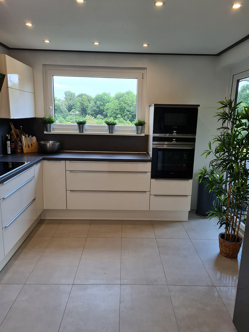 Modern sanierte 3,5-Zimmer-Wohnung mit Balkon, Garage & EBK | Eigennutzer oder ca. 6 % Rendite – Essen(Schönebeck) – Vorschaubild 3