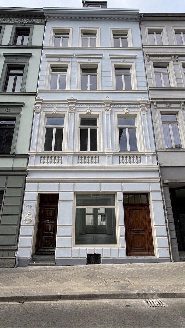Kernsanierter Altbau Erstbezug - Perfekt für 2er WG / Paare