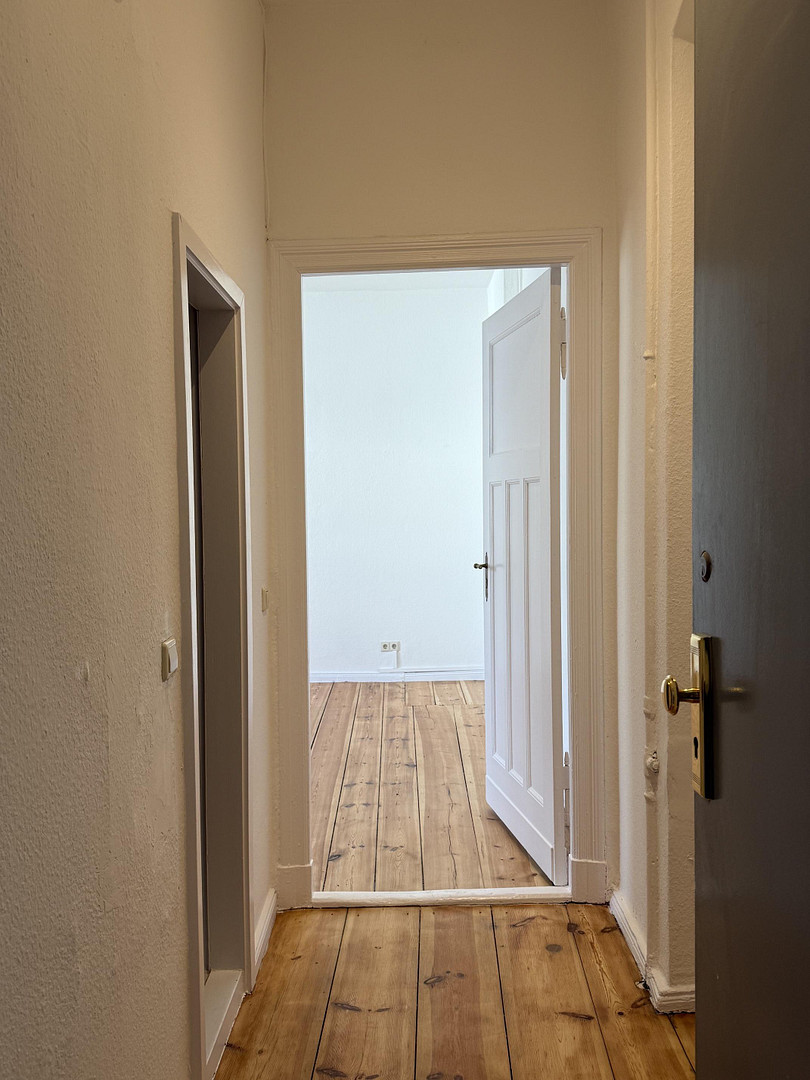 Helle bezugsfreie 1-Zimmer Altbauwohnung in der Nähe vom Schlosse Charlottenburg (provisionsfrei) – Mindener Straße 3, 10589 Berlin(Charlottenburg) – Vorschaubild 6