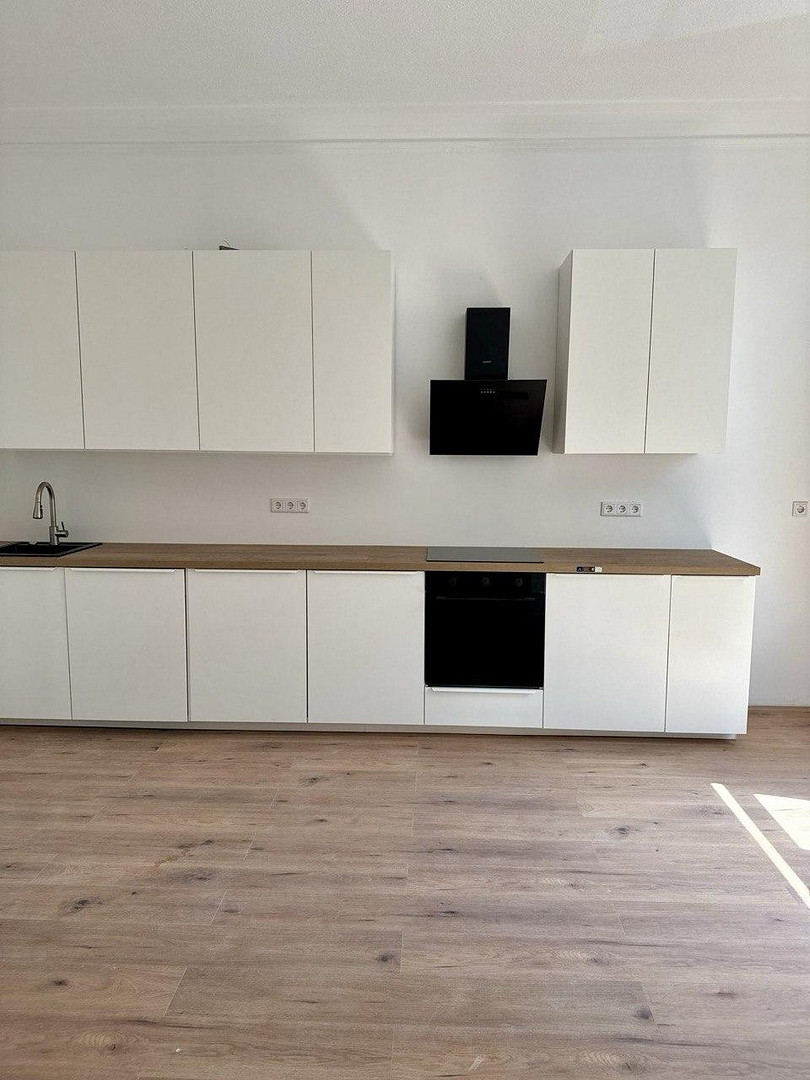 Helle bezugsfreie, renovierte 3,5-Zi-Altbauwohnung mit neuer EBK in Düsseldorf-Alt Eller – Düsseldorf(Eller) – Vorschaubild 3