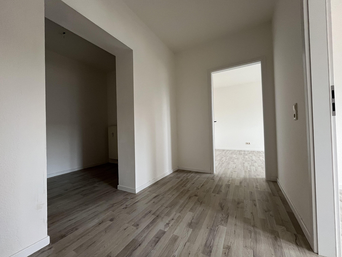 Erstbezug nach Sanierung - Großzügige 3-Raumwohnung in Zwickau-Nord im DG – Thomas-Mann-Straße 13, 8058 Zwickau – Vorschaubild 9