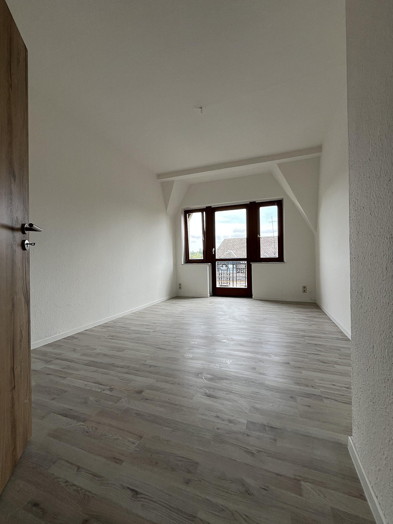 Erstbezug nach Sanierung - Großzügige 3-Raumwohnung in Zwickau-Nord im DG – Thomas-Mann-Straße 13, 8058 Zwickau – Vorschaubild 12