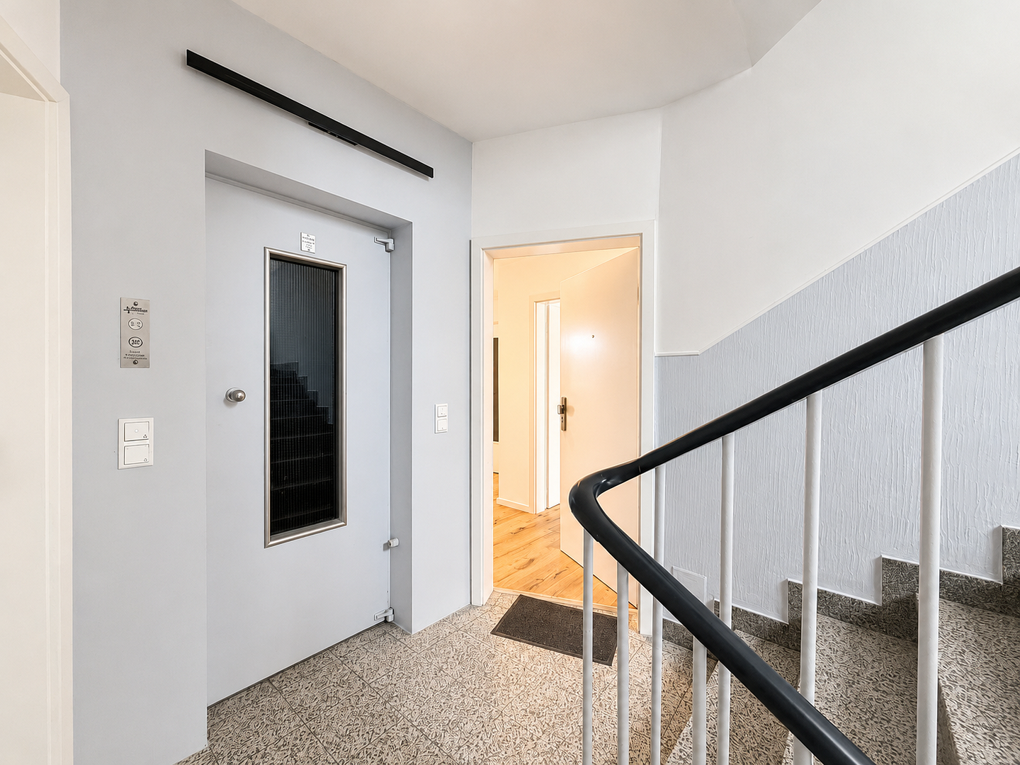 Umfassend modernisierte 2-Zimmer-Wohnung mit Balkon, Aufzug und Kellerraum im Zentrum Düsseldorfs! – Gerresheimer Straße 65, 40211 Düsseldorf(Stadtmitte) – Vorschaubild 22